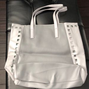 Estie lauded gift leather bag